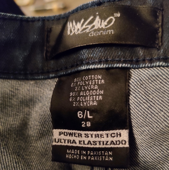 Next to new Mossimo Jeans Blue/Black - Picture 2 of 7